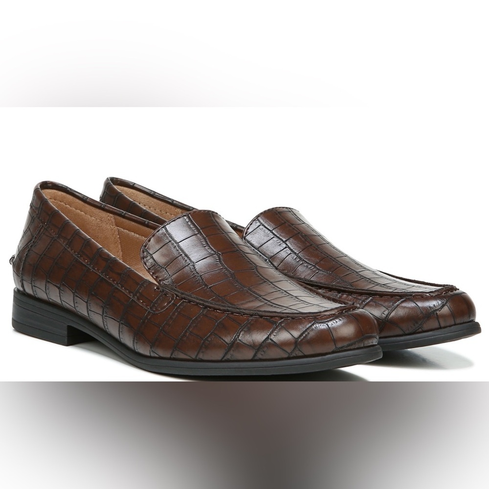 Life Stride Crocodile Pattern Brown Loafers Size 6.5 Wide